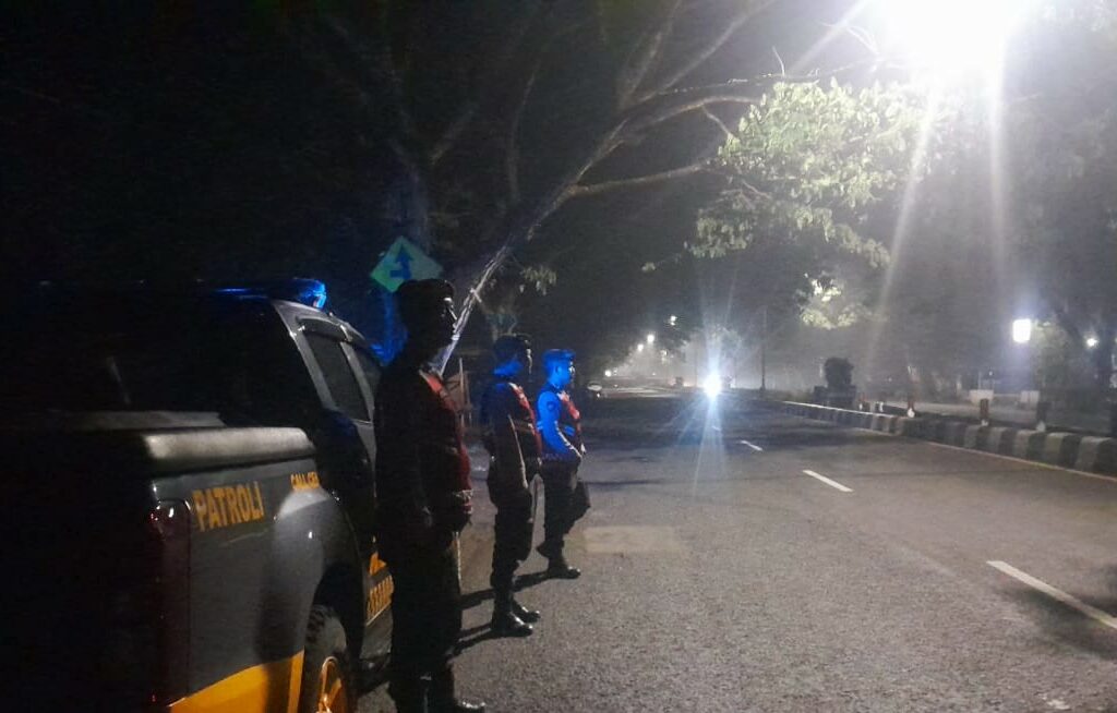 Polres Lombok Barat Gelar Patroli Blue Light, Wujudkan Keamanan di Jalur Vital