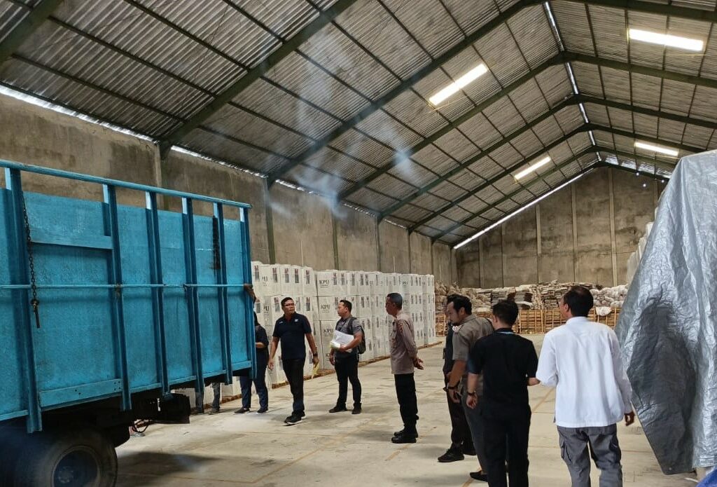 Pilkada Lombok Barat: Gudang KPU Dijaga Ketat, Proses Aman