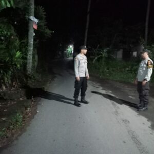 Cegah Balap Liar dan Pencurian, Polsek Batulayar Patroli Rutin Setiap Malam