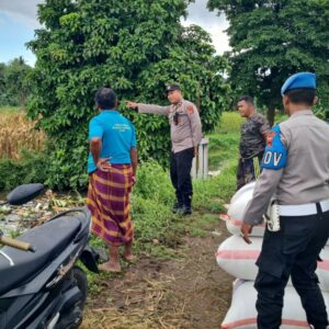Polisi Patroli Rutin di Lombok Barat, Fokus pada Banjir dan Pohon Tumbang