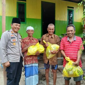 Polres Sumbawa Barat Terus Lakukan Cooling System, Salurkan Bingkisan ke Masyarakat