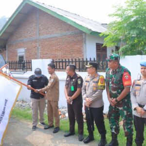 Kapolres Sumbawa Barat, Dandim 1628 SB, Ketua KPU dan Bawaslu lepas pendistribusian kotak suara Pilkada 2024