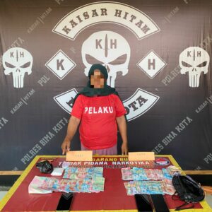 Good Job! Tim Kaisar Hitam Polres Bima Kota Sergap IRT Jual Narkoba, Sabu 96 Gram Lebih dan Uang Rp 42 Juta Diamankan