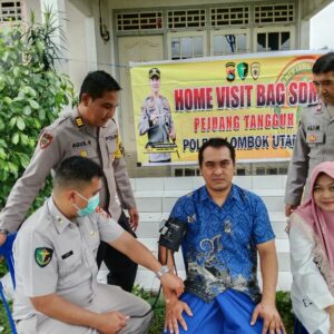 Kabag SDM Polres Lombok Utara Laksanakan Home Visit ke Rumah Personil Yang Sakit