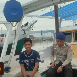 Tingkatkan Keselamatan Berlayar, Sat Polairud Polres Bima Kota Gelar Patroli dan Edukasi untuk Nelayan
