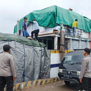 Polsek Kawasan Pelabuhan Laut Bima Imbau Nelayan Waspada Cuaca Ekstrem Saat Melaut