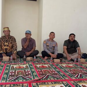Kapolsek Maluk Ajak Forkopimcam dan Tokoh Masyarakat Tetap Jaga Kamtibmas Jelang Nataru