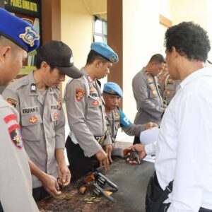 Sie Propam Polres Bima Kota Gelar Pemeriksaan Administrasi dan Pengawasan Senpi Organik Polri