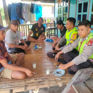 Polsek Seteluk Aktif Lakukan Patroli Dialogis untuk Ciptakan Kamtibmas di Sumbawa Barat