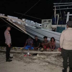 Polsek Kawasan Pelabuhan laut Bima Gelas Cooling System Pasca Pilkada di area Pelabuhan