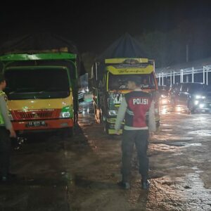 Guna Menciptakan Situasi Aman dan Kondusif, Polsek Kawasan Pelabuhan Laut Tano Laksanakan Pengecekan Pengguna Jasa Pelabuhan