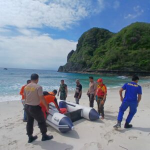 ‘Pemancing Tenggelam di Pantai Lawar, Evakusi dilakukan Tim Gabungan’