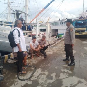 Polsek Kawasan Pelabuhan Laut Bima Gelar Patroli Rutin di Areal Dermaga