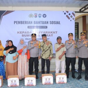 Kapolda NTB Berikan Bantuan kepada Masyarakat Saat Kunker di Polres Sumbawa Barat