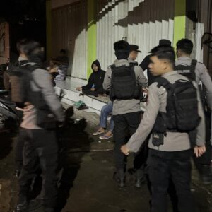 Jelang Natal dan Tahun Baru, Sat Samapta Polres Bima Kota Gelar Patroli Cipkon, Amankan Puluhan Botol Miras