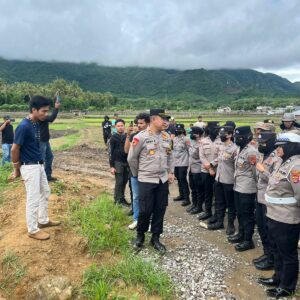 Polres Sumbawa Barat Lakukan Pengamanan Eksekusi Lahan untuk Jalan Umum, Kapolres Turun Langsung ke Lapangan