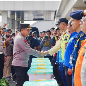 Kapolri Pastikan pengamanan, Kelayakan Kapal, dan Mitigasi Bencana Libur Natal dan Tahun Baru