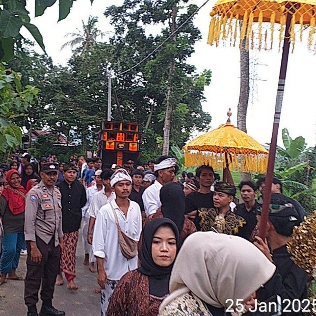 Harmoni Tradisi dan Keamanan: Polisi Kawal Prosesi Nyongkolan di Dua Lokasi