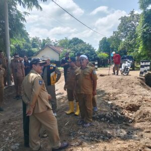 Dampak Banjir Sekotong Dipantau Ketat: Pj Bupati Pastikan Penanganan Tepat Sasaran