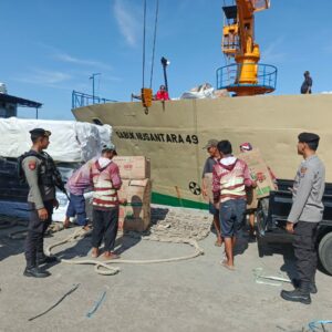 Polsek Kawasan Pelabuhan Laut Bima Gelar Patroli Rutin di Area Dermaga