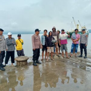Polsek Kawasan Pelabuhan Laut Bima Gelar Patroli Rutin di Area Dermaga Pelabuhan