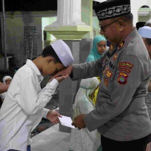 Keutamaan Nisfu Sya’ban: Propam Polres Lombok Barat Gelar Doa Bersama & Santunan