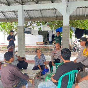 Sat Binmas Polres Bima Kota Laksanakan Giat Jumat Curhat di Kompleks Pasar Penaraga