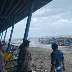Cuaca Ekstrim, Penyebrangan, Tiga Gili ditutup Sementara