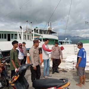 Polsek Kawasan Pelabuhan Laut Bima Laksanakan Cooling System di Area Dermaga