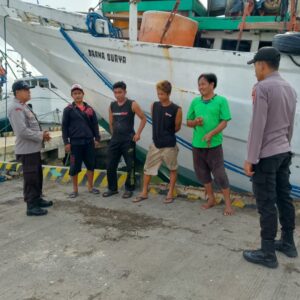 Polsek Kawasan Pelabuhan Laut Bima Laksanakan Cooling System di Areal Dermaga