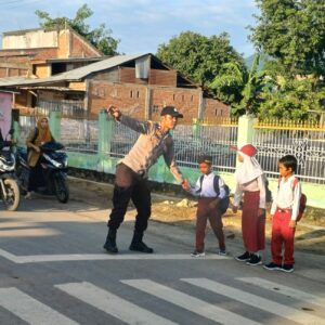 Polsek Lambu Laksanakan Rawan Pagi di SDN 02 Sumi Lambu