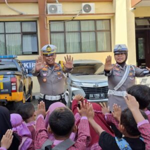 Satlantas Polres Bima Kota Kenalkan Keselamatan Berlalu Lintas Sejak Usia Dini