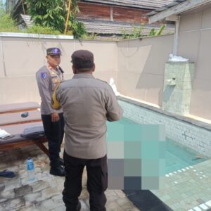Ditemukan WNA Meninggal Polsek Pemenang Lakukan Olah TKP