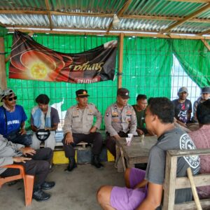Sat Binmas Polres Bima Kota Laksanakan Jum’at Curhat di Kawasan Pelabuhan Laut Bima