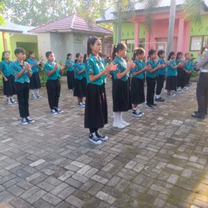 Edukasi Asyik! Polisi Cilik SDN 1 Jembatan Kembar Antusias Belajar Lalu Lintas