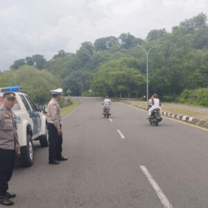 Antisipasi Balap Liar dan Pastikan Kelancaran Arus Lalulintas Sat Lantas Polres Bima Melaksanakan Patroli Ngabuburit
