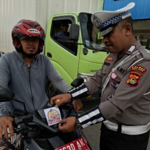 Satlantas Polres Bima Kota Sosialisasikan “Mudik Aman Keluarga Nyaman” dan Imbau Pengendara Gunakan Helm SNI