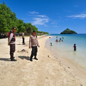 Aman Nyaman di Pantai Sekotong, Polisi Hadir dengan Himbauan Humanis