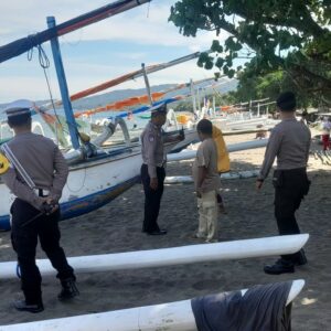 Patroli Ketat Polisi Lombok Barat Jamin Keamanan Lebaran Topat di Batulayar