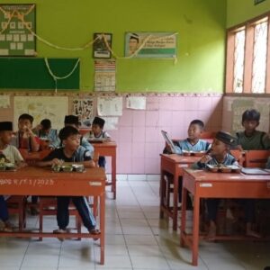 3.201 Siswa di Gerung Terima Makanan Bergizi Gratis dari Pemerintah