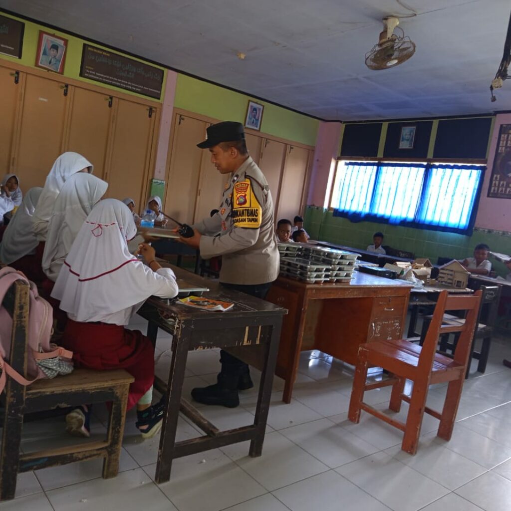 Polsek Gerung Kawal Ketat Program Makan Bergizi Gratis, Pastikan Berjalan Lancar dan Tepat Sasaran