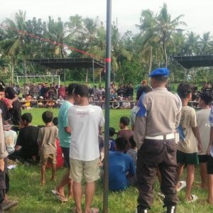 Tradisi Peresean di Lombok Barat Berjalan Lancar Berkat Pengamanan Polsek Kuripan
