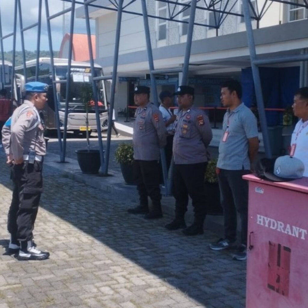 Ramai! Kedatangan Viking Orion di Lombok Disambut Pengamanan Ketat