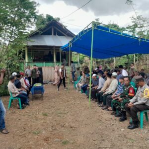 Bhabinkamtibmas Kelurahan Lelamase Hadiri Panen Raya Jagung Hibrida di Kota Bima