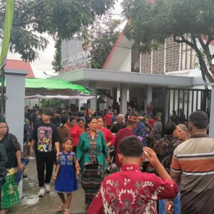 Polsek Rasanae Timur Laksanakan Pengamanan Ibadah Jum’at Agung Wafat Isa-Almasih Tahun 2025 di Gereja Katolik Santo Yusuf Raba