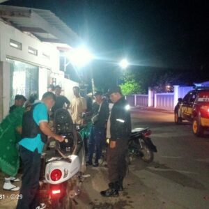 Polsek Asakota Laksanakan Patroli Blue Light untuk Cegah Gangguan Kamtibmas