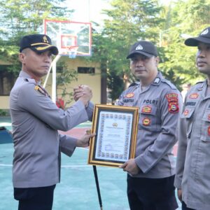 7 Personil Diberikan Reward Oleh Kapolres Lombok Utara