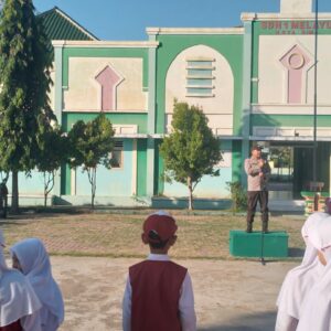 Sat Binmas Polres Bima Kota Berikan Sosialisasi Anti-Bullying kepada Siswa SDN 1 Melayu Kota Bima