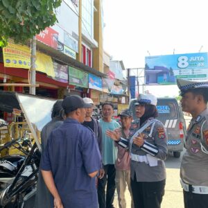 Sat Lantas Polres Bima Kota Sosialisasikan Kamseltibcarlantas kepada Pengemudi Roda Tiga