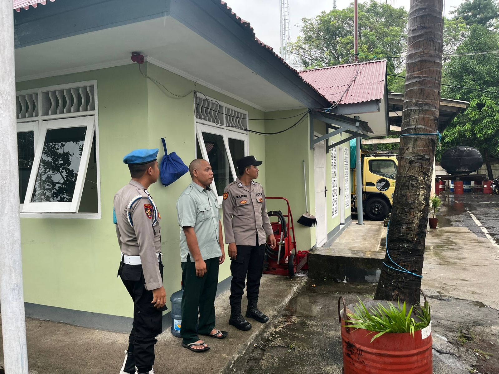 Patroli Polsek Lembar: Upaya Proaktif Jaga Keamanan dan Ketertiban di Pelabuhan Lembar
